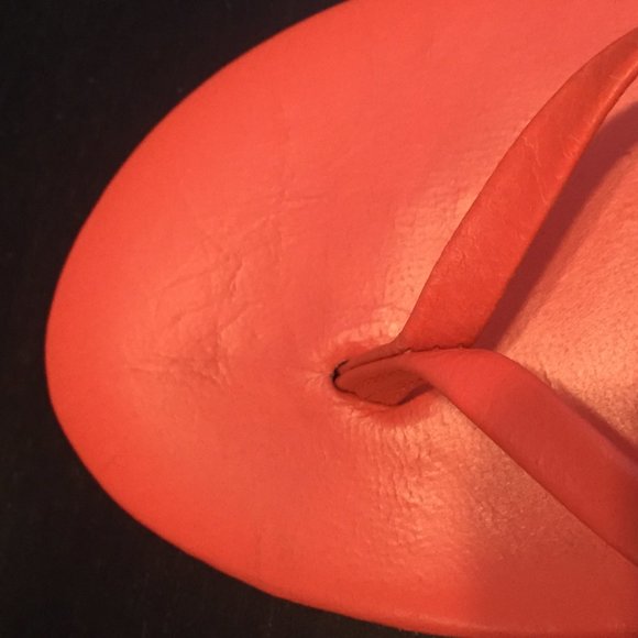 Gap Leather Flip Flops - 2 pairs - Picture 5 of 11